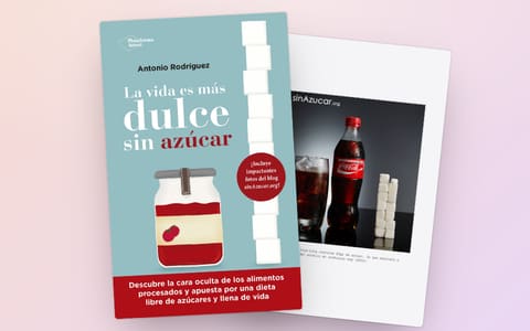 La portada del libro «La vida es más dulce sin azúcar», de Antonio Rodríguez, y detrás una página de la edición especial con la foto de la Coca-Cola y sus terrones.